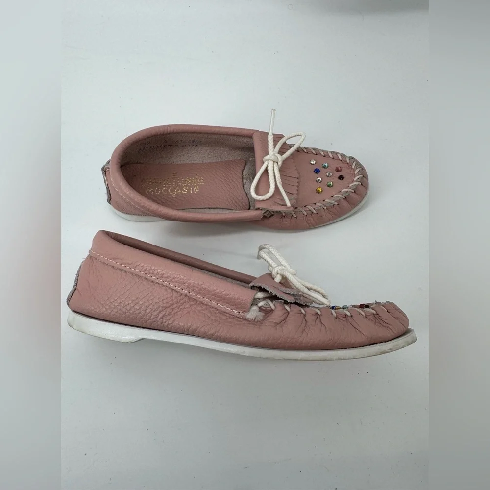 Minnetonka Pink Leather Rhinestones Moccasins Size 3